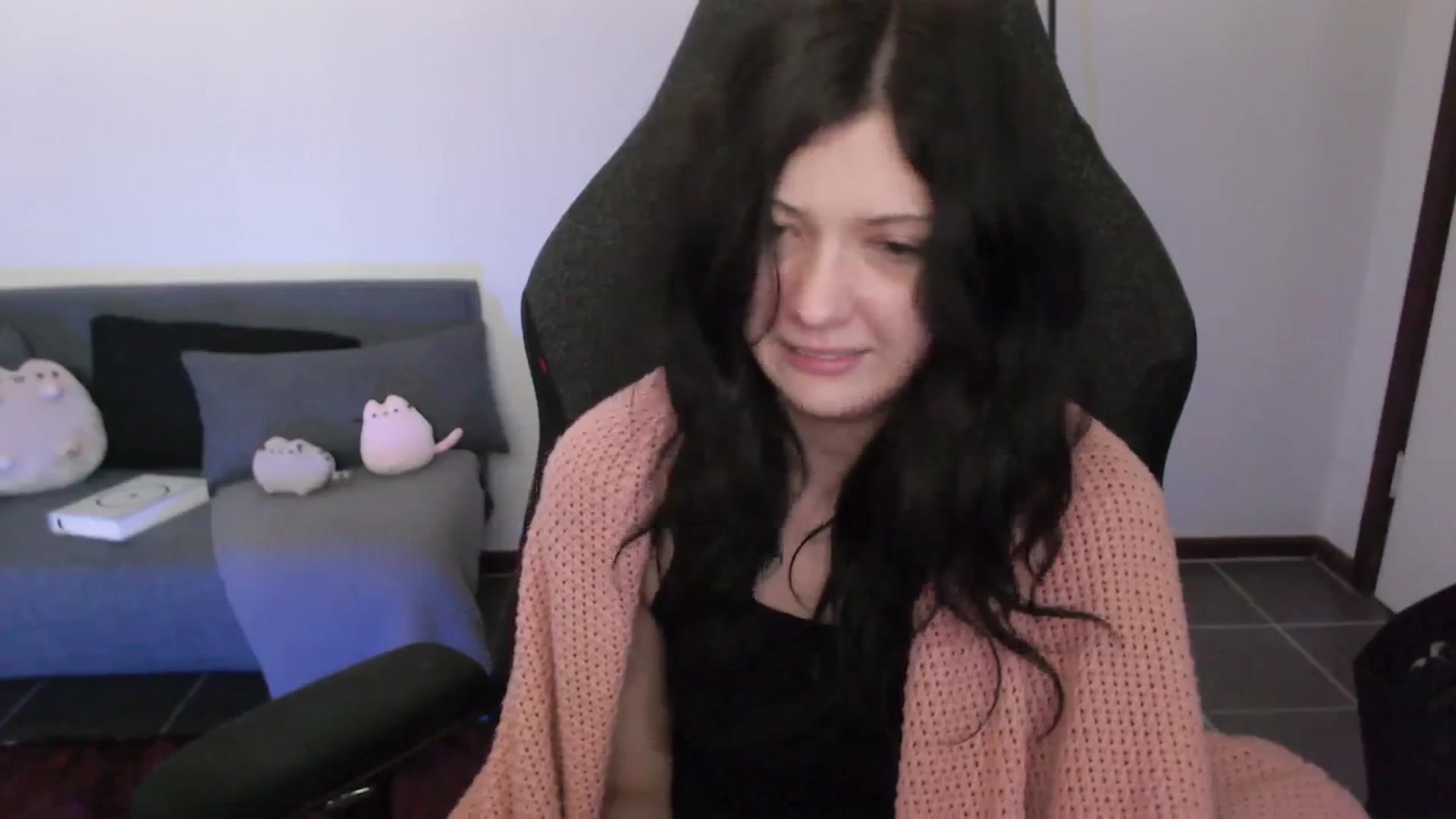 Gallery image thumbnail from RoomToAvoid's myfreecams stream on, 03/03/2024, 02:51 image 5 of 20