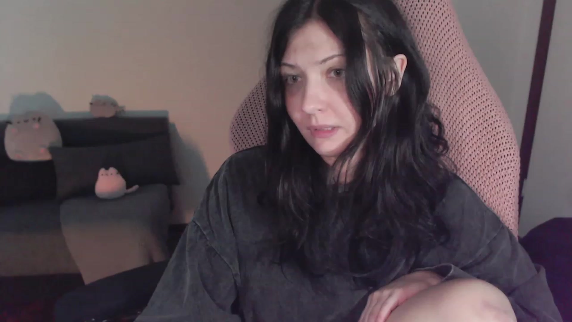 Gallery image thumbnail from RoomToAvoid's myfreecams stream on, 03/04/2024, 04:43 image 1 of 20