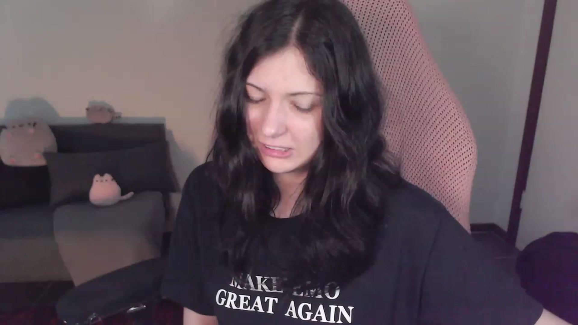 Gallery image thumbnail from RoomToAvoid's myfreecams stream on, 03/04/2024, 04:43 image 17 of 20