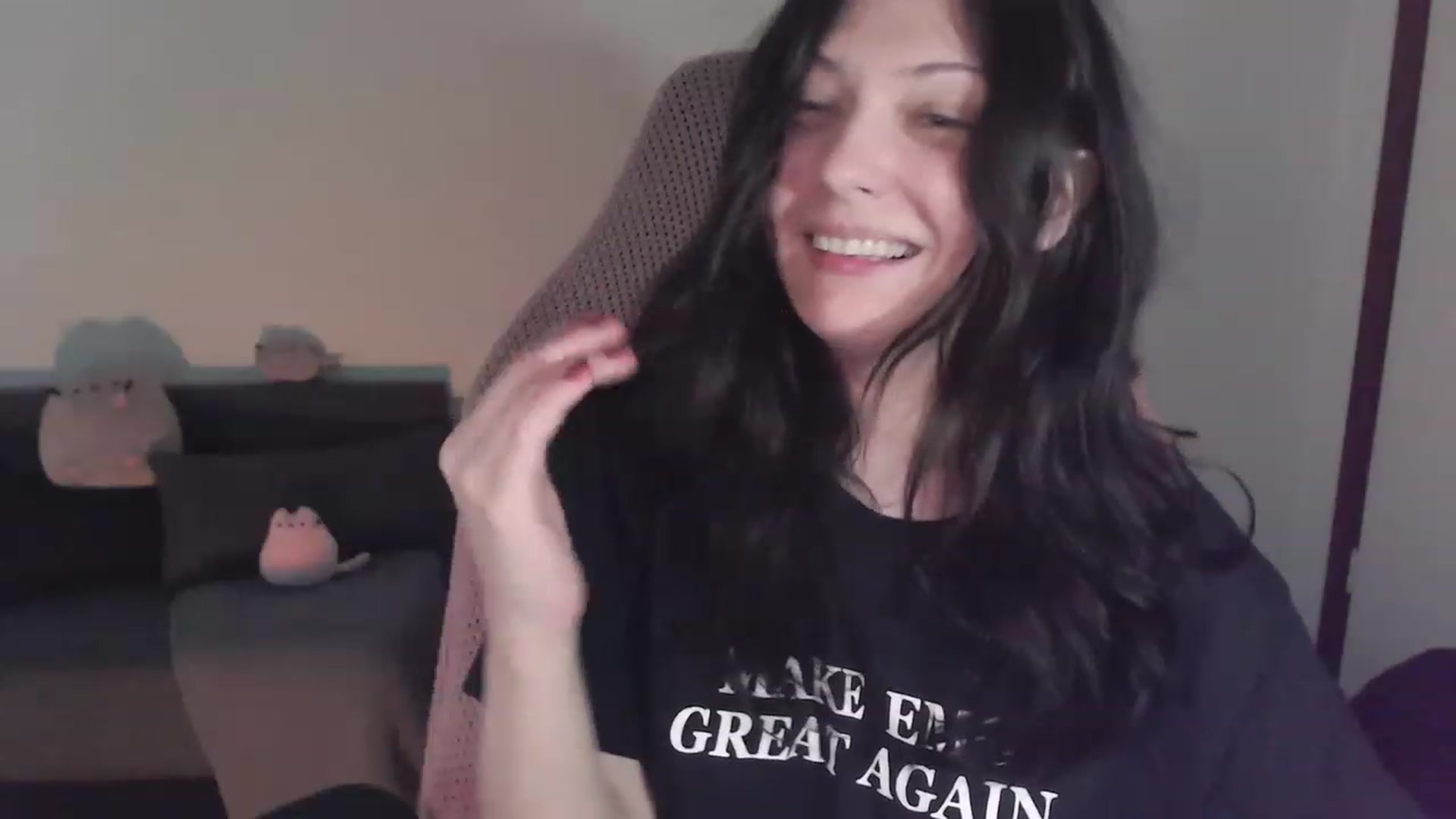 Gallery image thumbnail from RoomToAvoid's myfreecams stream on, 03/04/2024, 04:43 image 3 of 20
