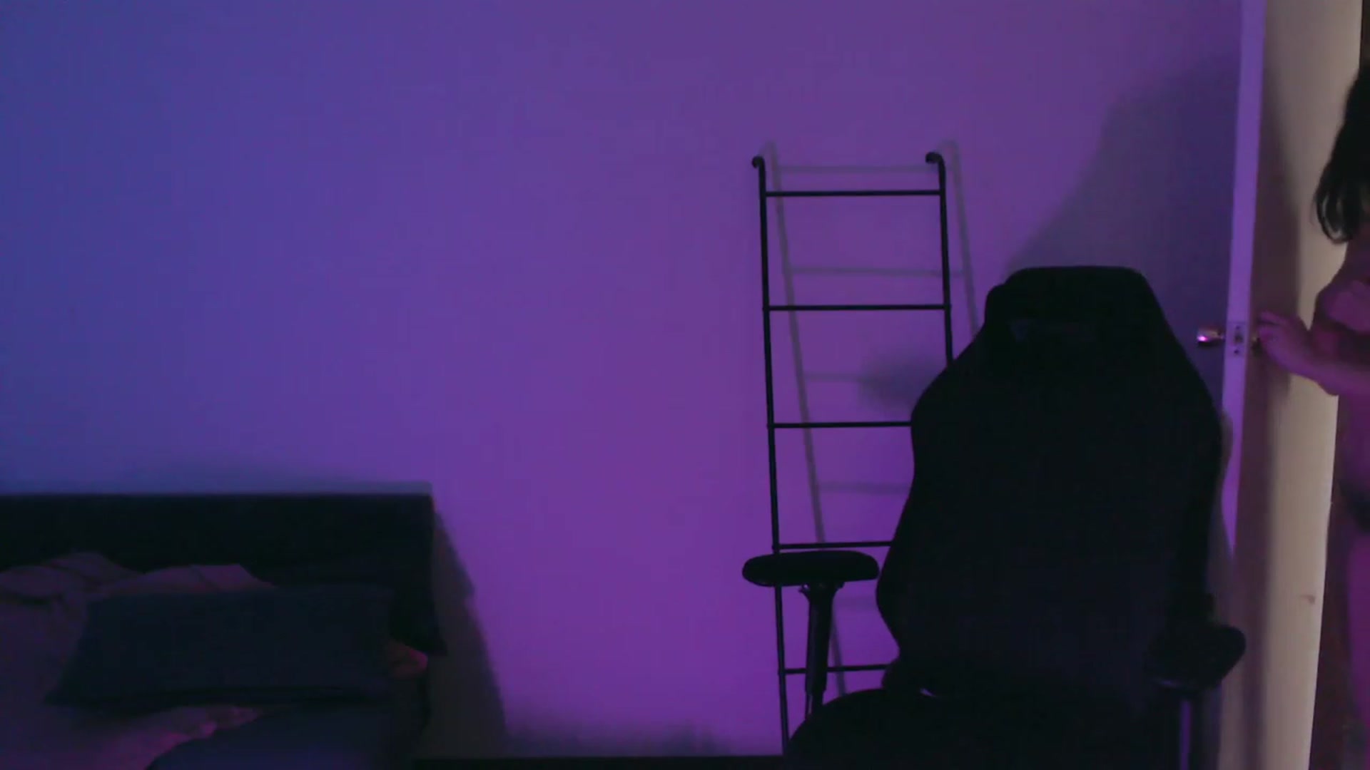 Gallery image thumbnail from RoomToAvoid's myfreecams stream on, 03/05/2024, 01:52 image 6 of 20