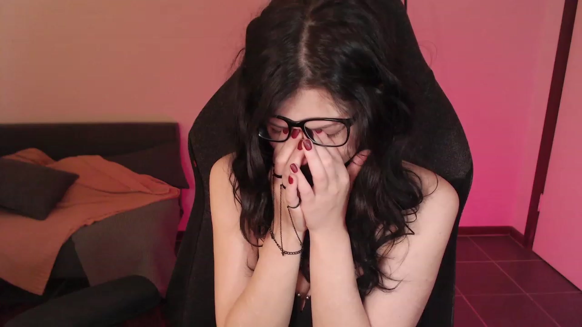 Gallery image thumbnail from RoomToAvoid's myfreecams stream on, 03/07/2024, 01:15 image 13 of 20