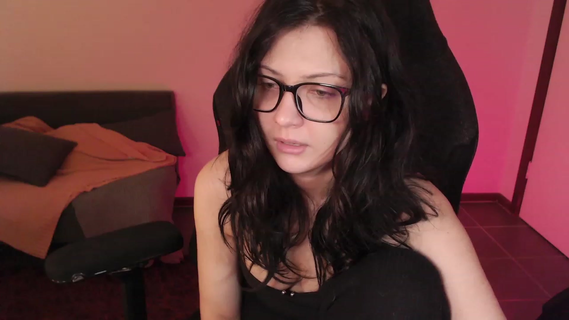 Gallery image thumbnail from RoomToAvoid's myfreecams stream on, 03/07/2024, 01:15 image 9 of 20