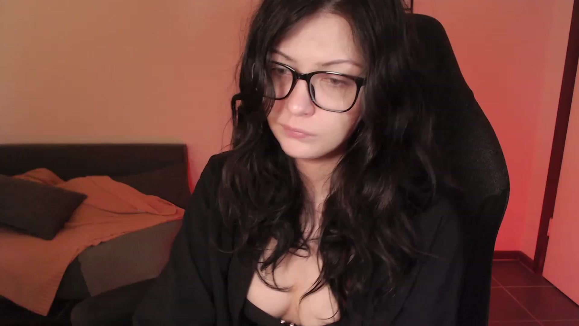 Gallery image thumbnail from RoomToAvoid's myfreecams stream on, 03/07/2024, 01:15 image 1 of 20