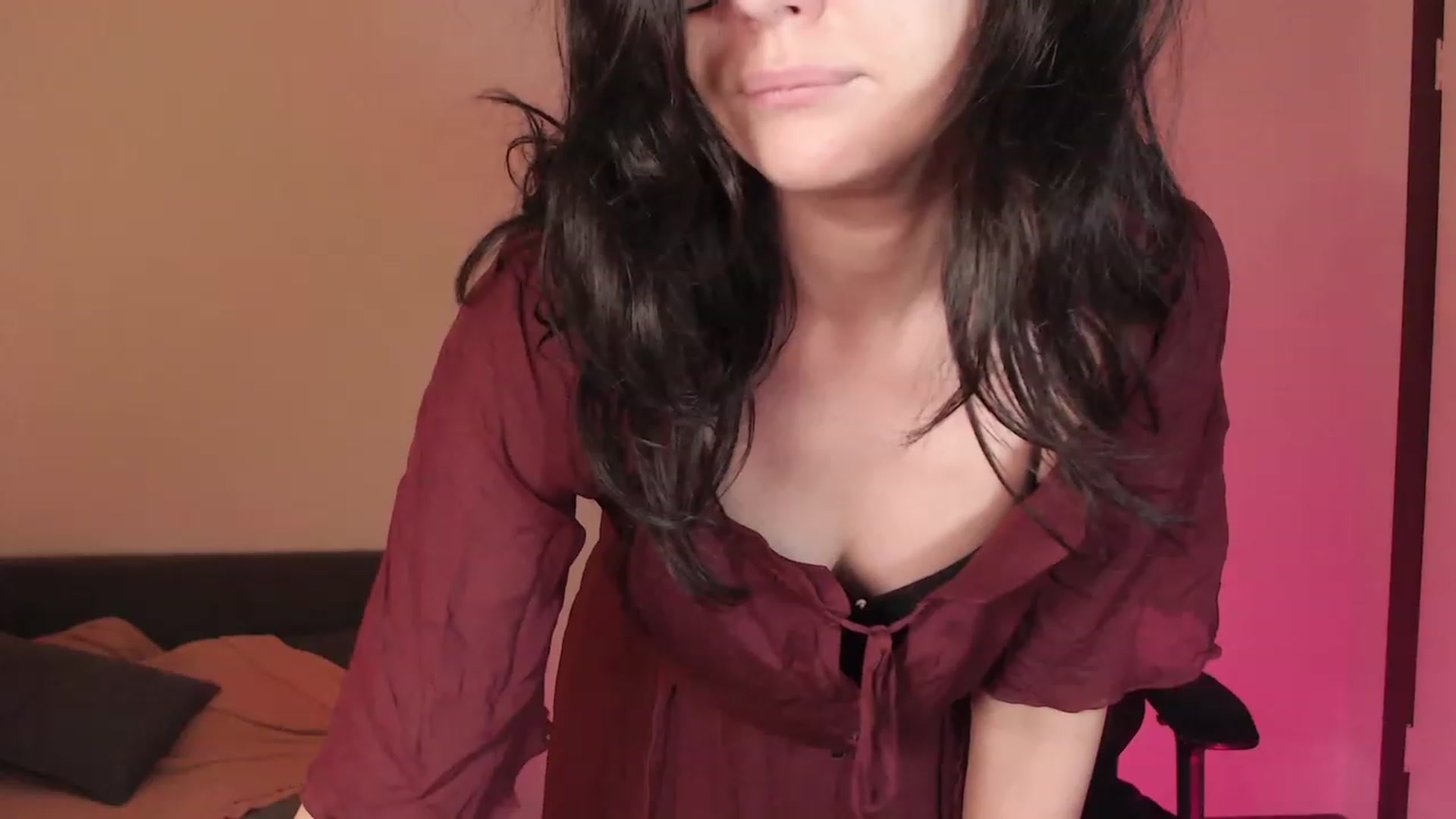 Gallery image thumbnail from RoomToAvoid's myfreecams stream on, 03/07/2024, 01:15 image 18 of 20