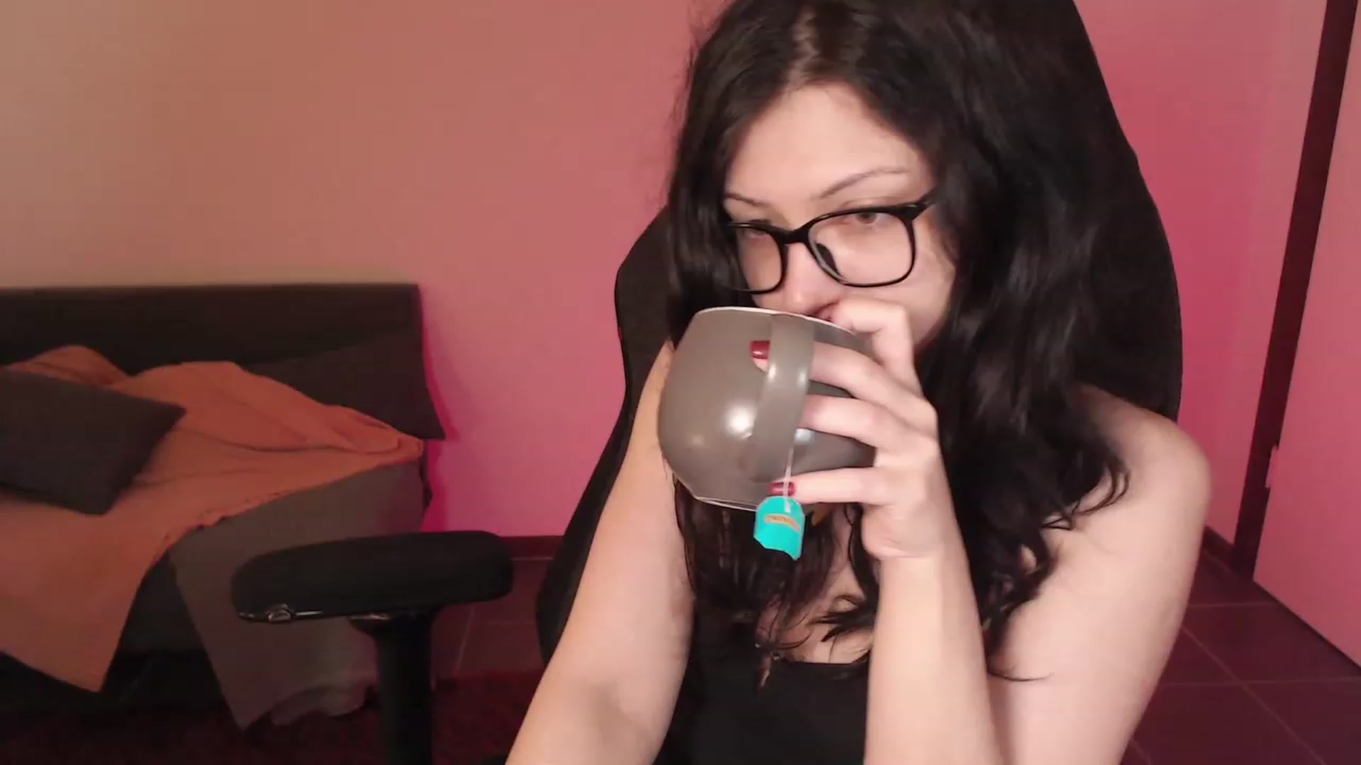 Gallery image thumbnail from RoomToAvoid's myfreecams stream on, 03/07/2024, 03:45 image 1 of 20