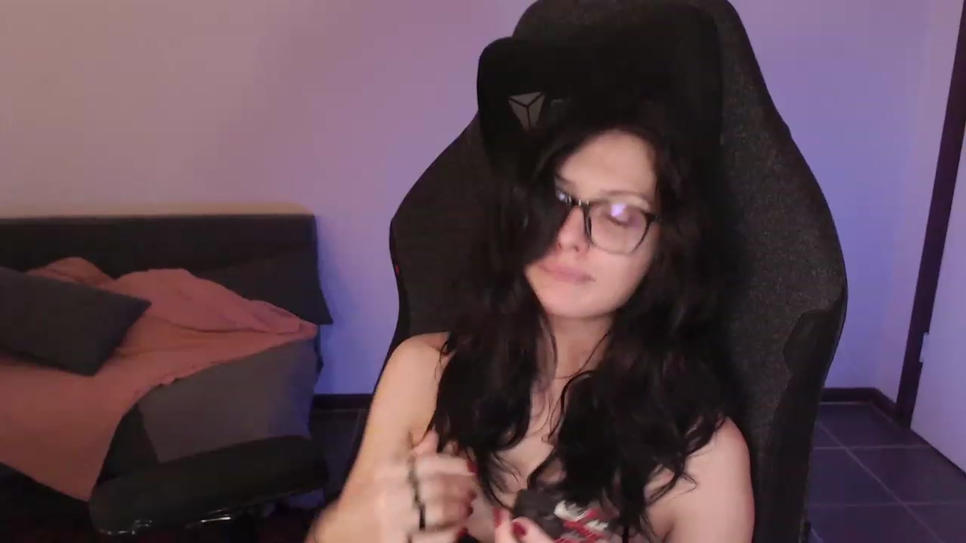 Gallery image thumbnail from RoomToAvoid's myfreecams stream on, 03/07/2024, 03:45 image 8 of 20