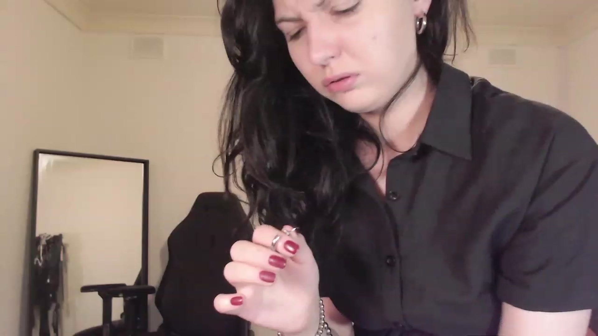 Gallery image thumbnail from RoomToAvoid's myfreecams stream on, 03/09/2024, 01:00 image 17 of 20