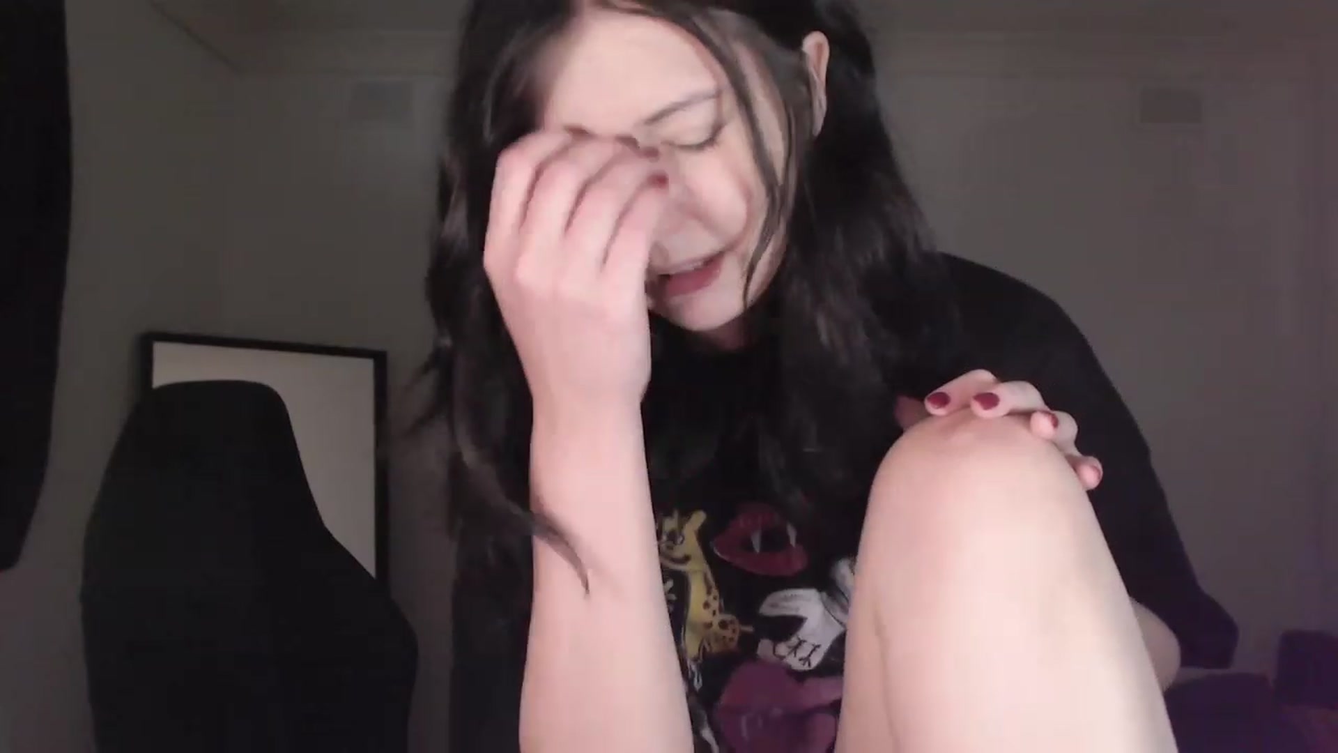 Gallery image thumbnail from RoomToAvoid's myfreecams stream on, 03/09/2024, 01:00 image 13 of 20