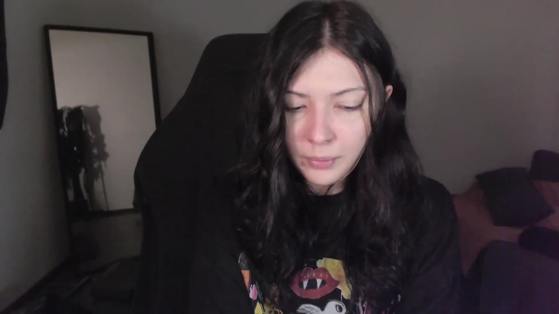 Gallery image thumbnail from RoomToAvoid's myfreecams stream on, 03/09/2024, 01:19 image 3 of 20