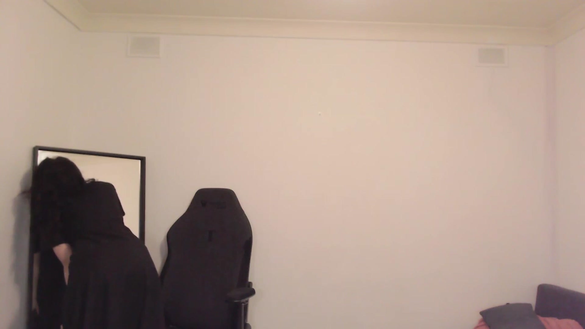 Gallery image thumbnail from RoomToAvoid's myfreecams stream on, 03/09/2024, 01:19 image 9 of 20