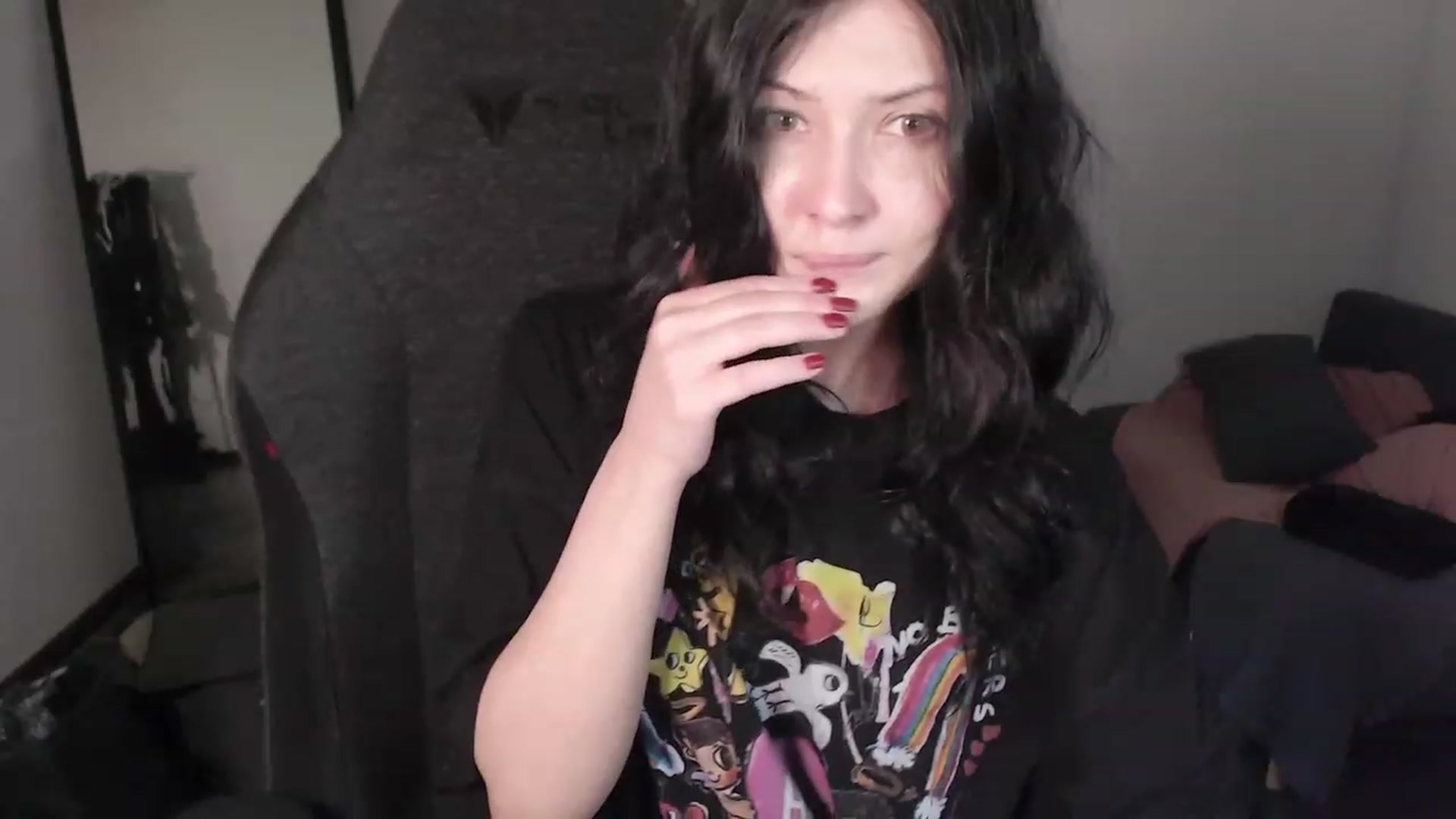 Gallery image thumbnail from RoomToAvoid's myfreecams stream on, 03/09/2024, 01:19 image 17 of 20