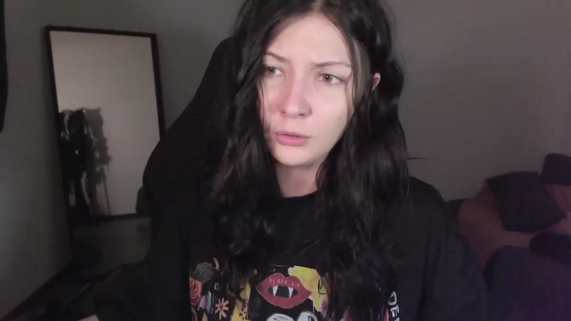 Gallery image thumbnail from RoomToAvoid's myfreecams stream on, 03/09/2024, 01:19 image 4 of 20