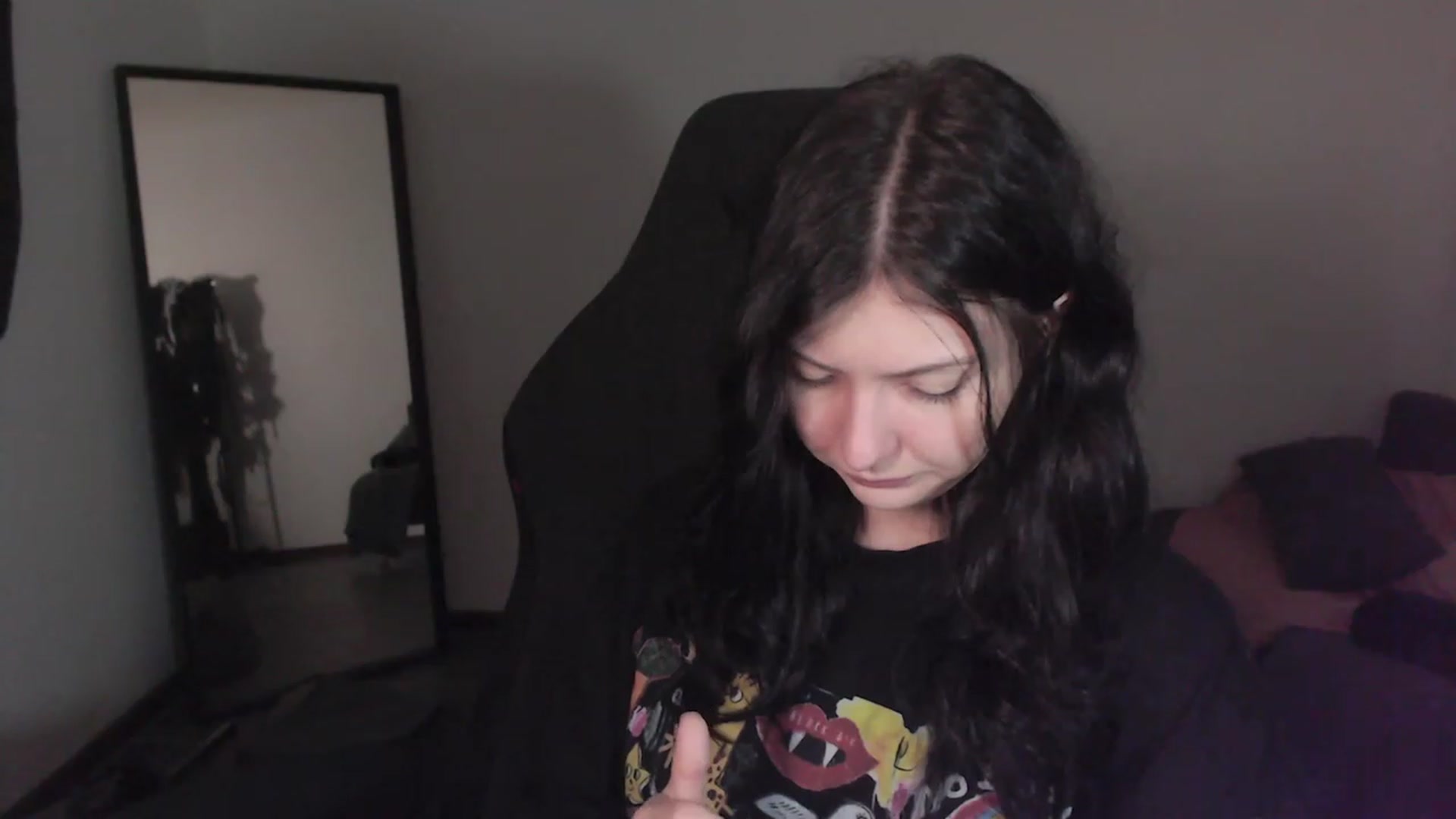 Gallery image thumbnail from RoomToAvoid's myfreecams stream on, 03/09/2024, 01:19 image 5 of 20