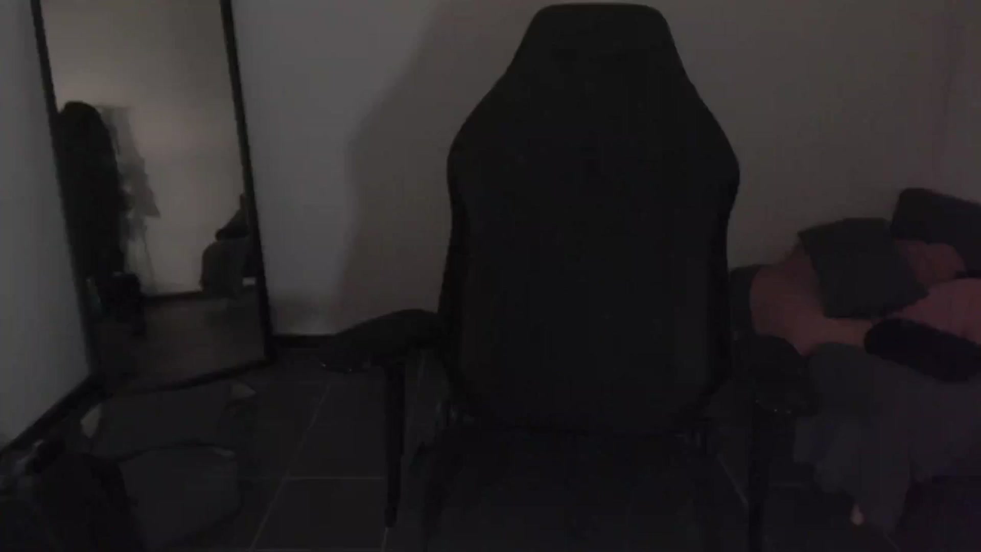 Gallery image thumbnail from RoomToAvoid's myfreecams stream on, 03/09/2024, 04:10 image 5 of 20