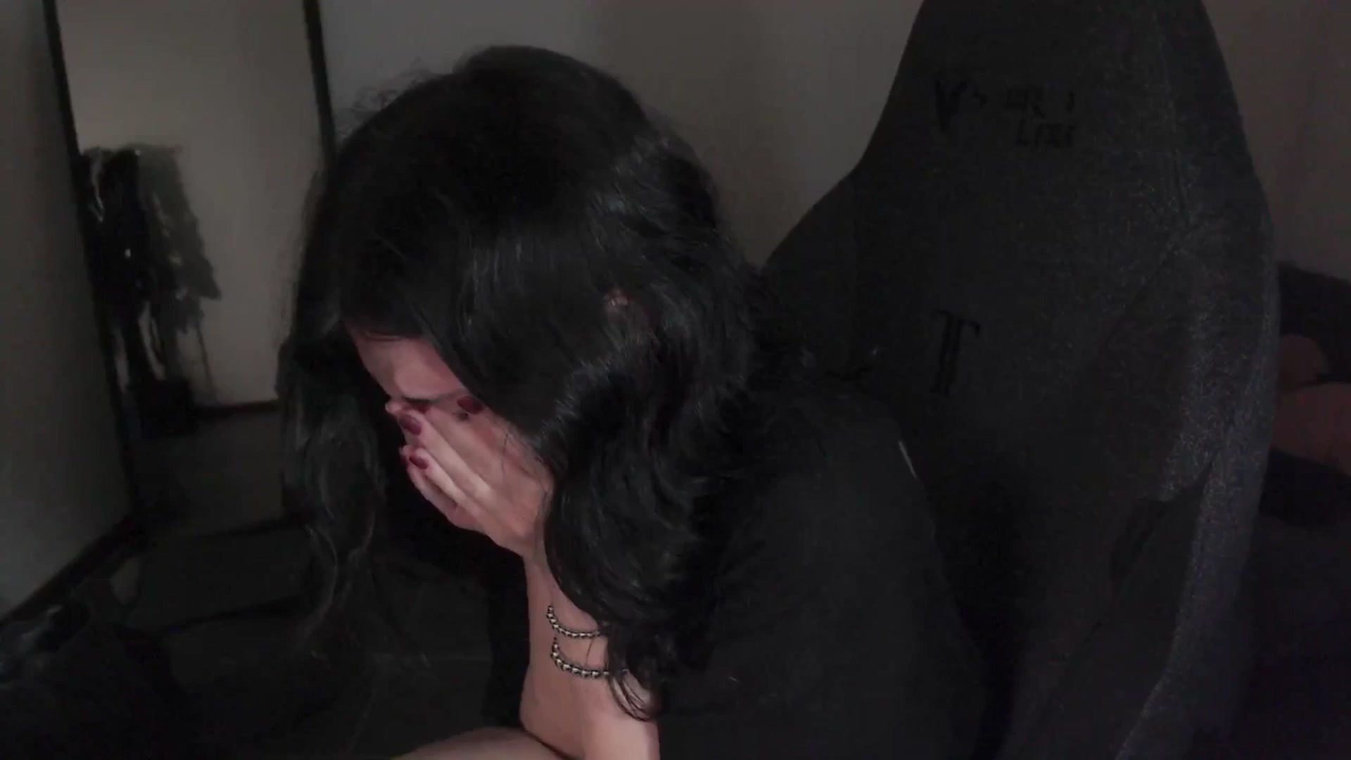 Gallery image thumbnail from RoomToAvoid's myfreecams stream on, 03/09/2024, 04:10 image 3 of 20