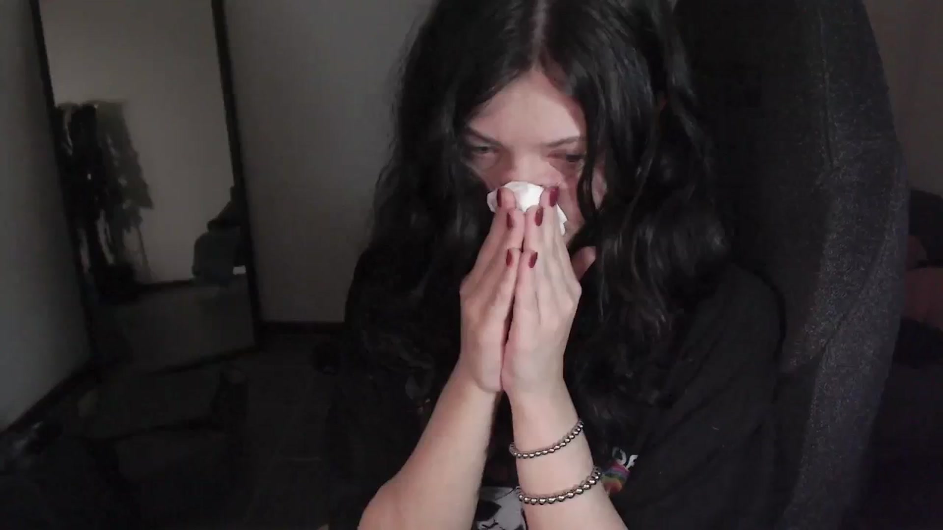 Gallery image thumbnail from RoomToAvoid's myfreecams stream on, 03/09/2024, 04:10 image 4 of 20