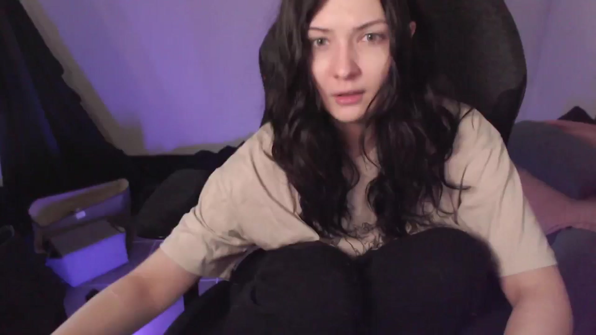 Gallery image thumbnail from RoomToAvoid's myfreecams stream on, 03/10/2024, 04:11 image 8 of 20