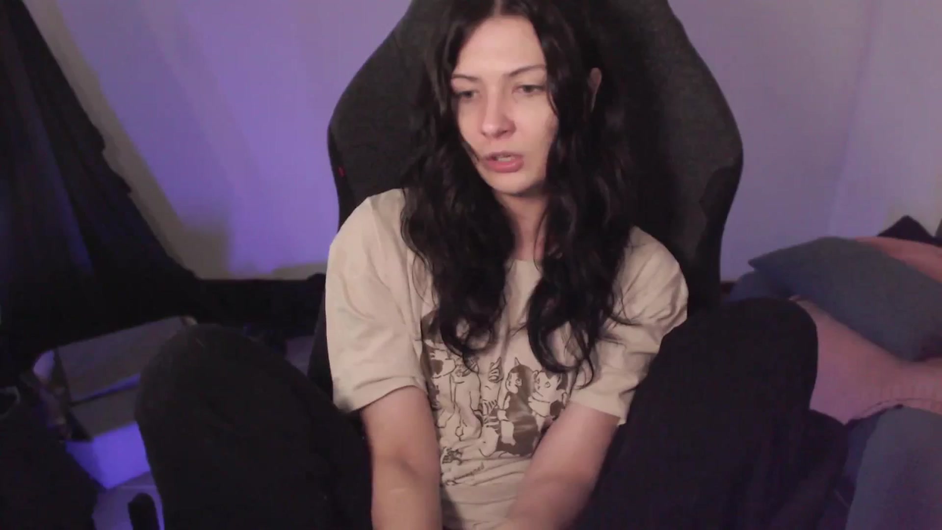 Gallery image thumbnail from RoomToAvoid's myfreecams stream on, 03/10/2024, 04:11 image 5 of 20