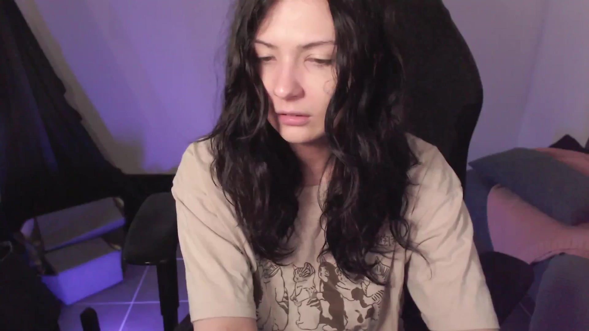 Gallery image thumbnail from RoomToAvoid's myfreecams stream on, 03/10/2024, 04:11 image 4 of 20