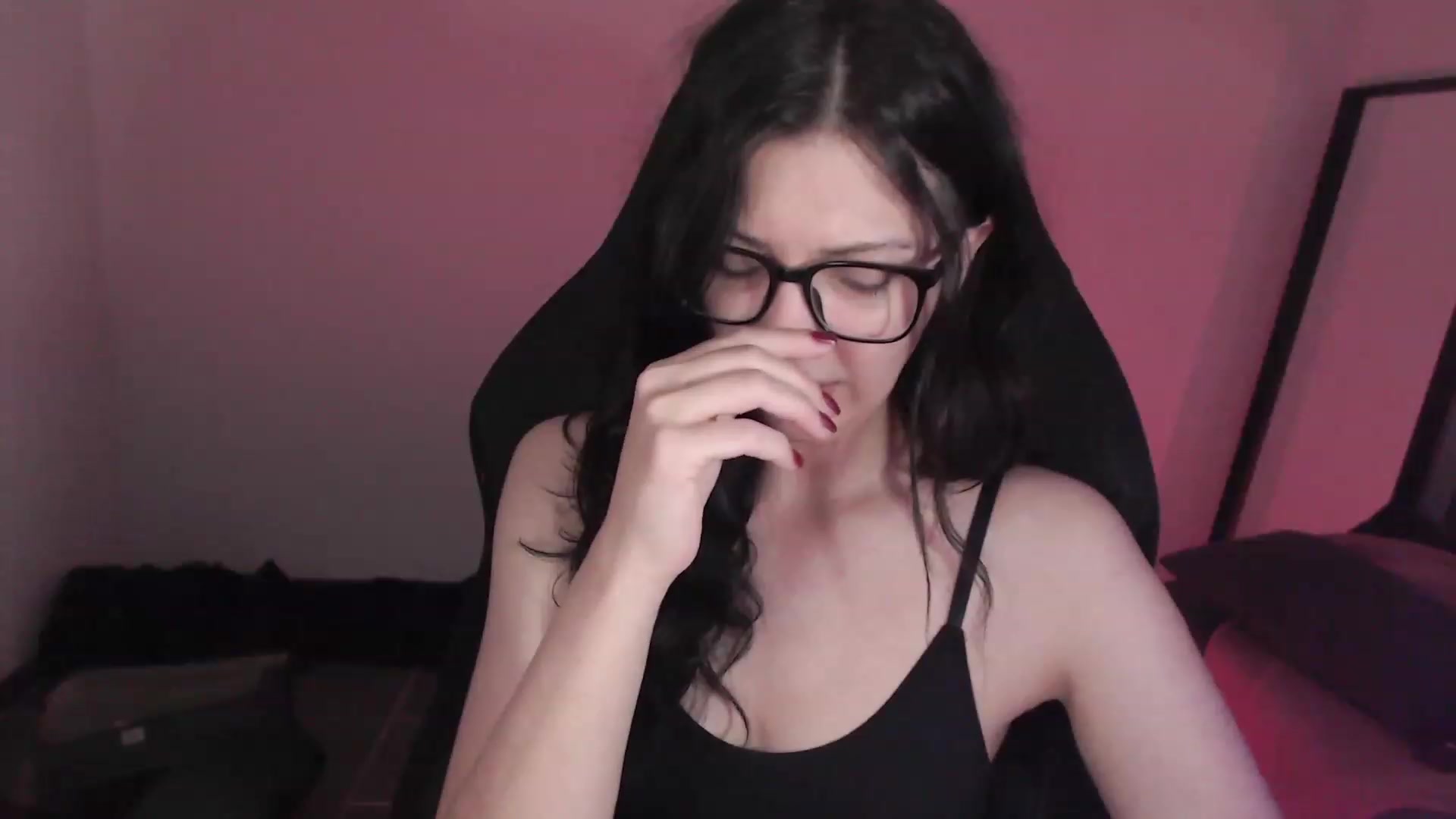 Gallery image thumbnail from RoomToAvoid's myfreecams stream on, 03/13/2024, 02:41 image 7 of 20