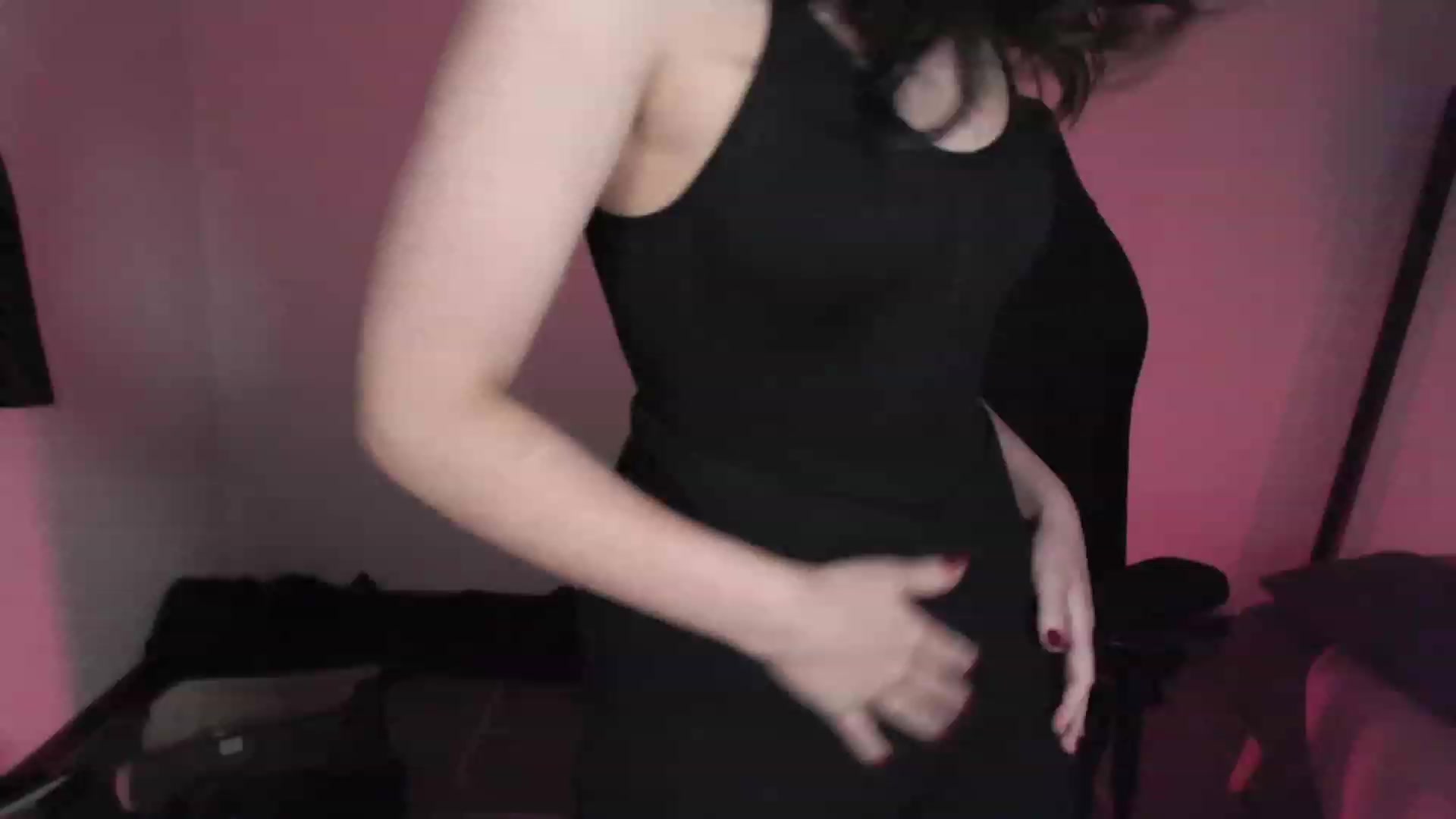 Gallery image thumbnail from RoomToAvoid's myfreecams stream on, 03/13/2024, 02:41 image 4 of 20