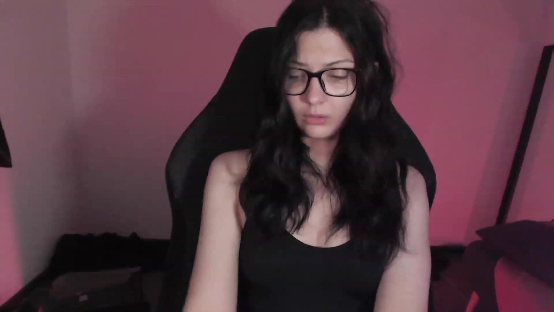 Gallery image thumbnail from RoomToAvoid's myfreecams stream on, 03/13/2024, 02:41 image 5 of 20