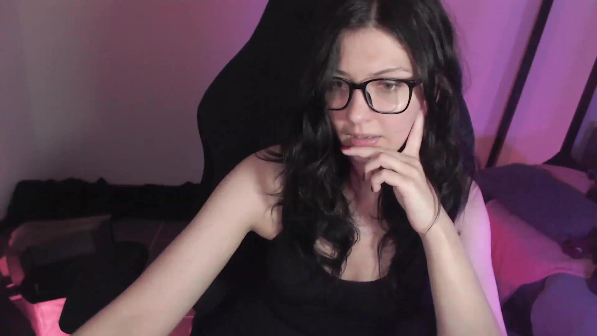 Gallery image thumbnail from RoomToAvoid's myfreecams stream on, 03/13/2024, 02:41 image 19 of 20