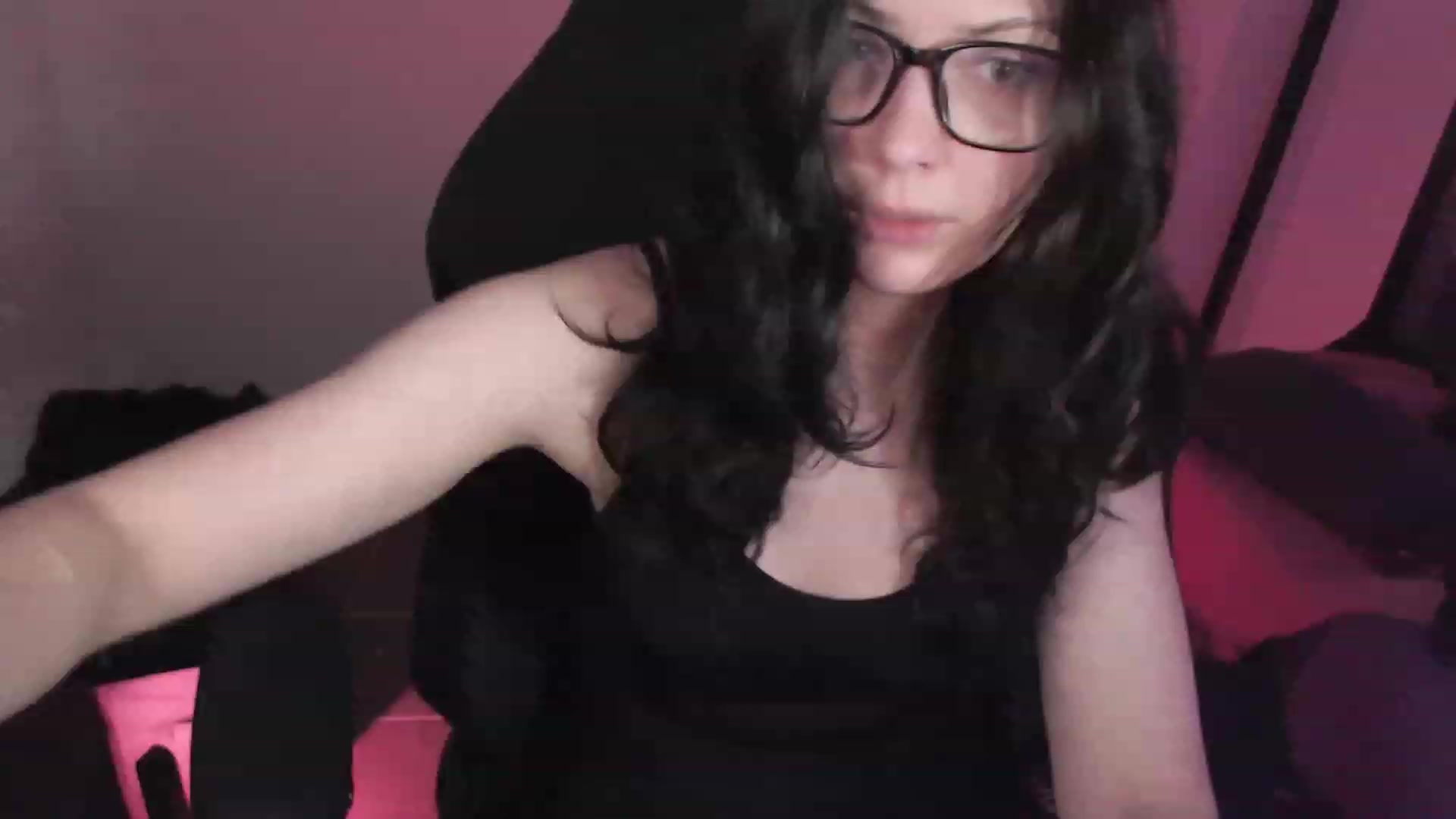 Gallery image thumbnail from RoomToAvoid's myfreecams stream on, 03/13/2024, 02:41 image 10 of 20
