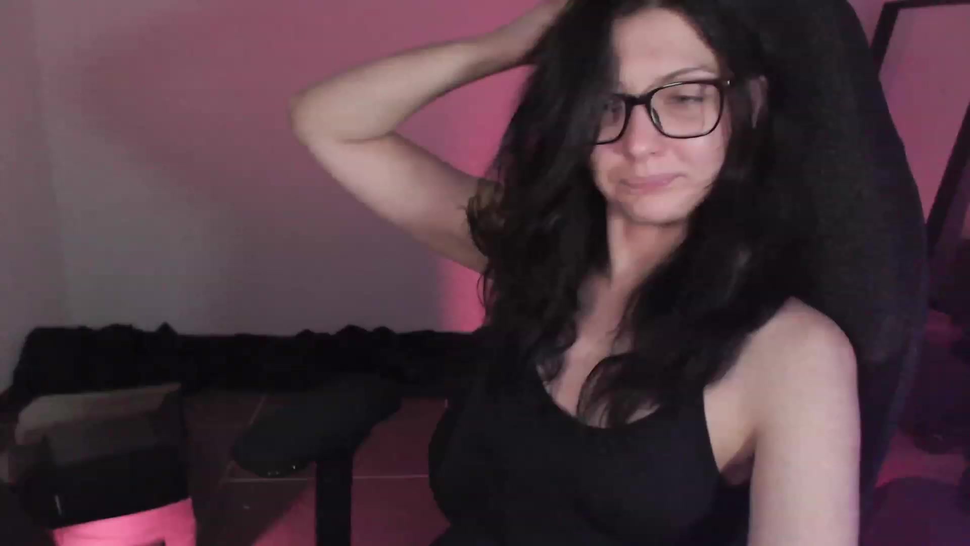 Gallery image thumbnail from RoomToAvoid's myfreecams stream on, 03/13/2024, 02:41 image 12 of 20
