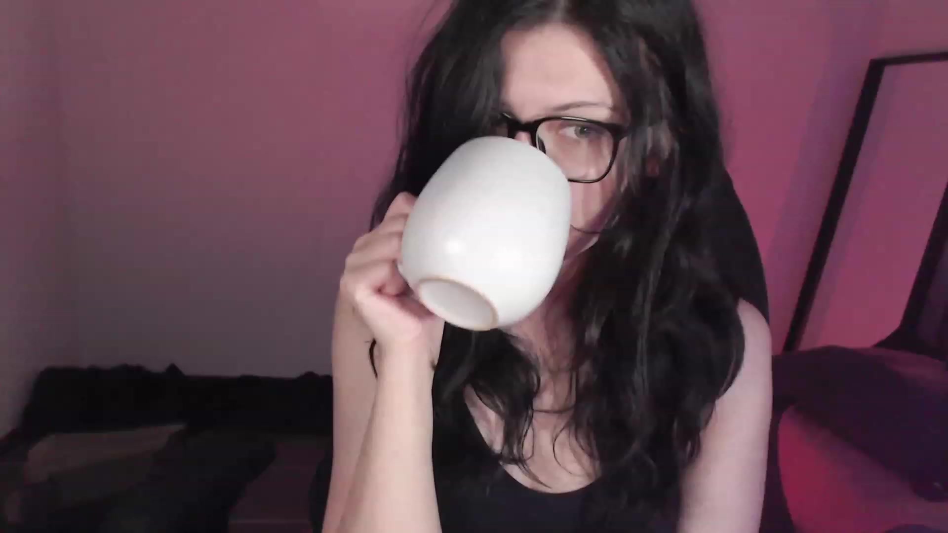 Gallery image thumbnail from RoomToAvoid's myfreecams stream on, 03/13/2024, 02:41 image 13 of 20