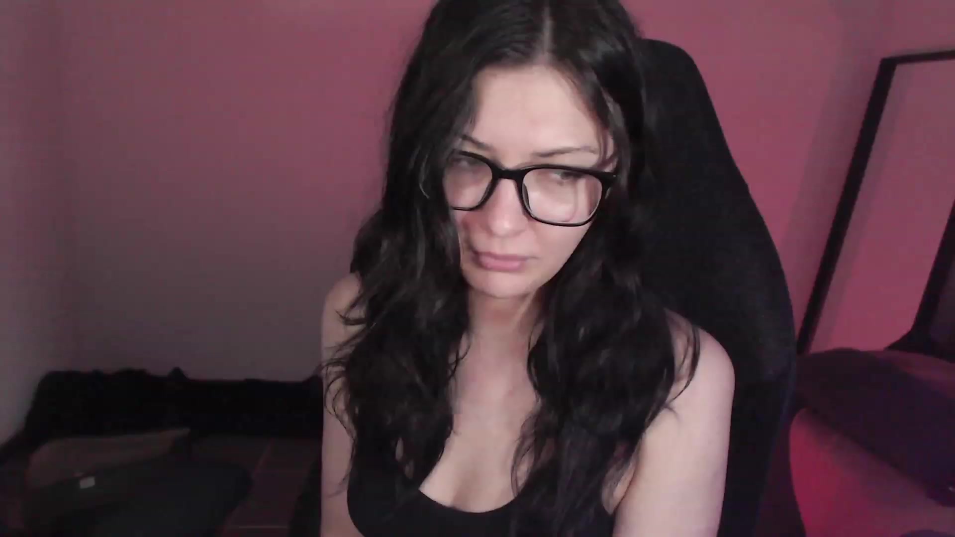Gallery image thumbnail from RoomToAvoid's myfreecams stream on, 03/13/2024, 02:41 image 8 of 20