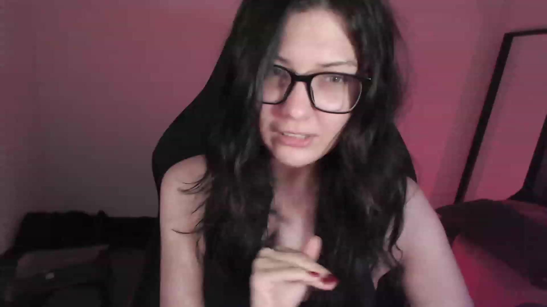 Gallery image thumbnail from RoomToAvoid's myfreecams stream on, 03/13/2024, 02:41 image 6 of 20