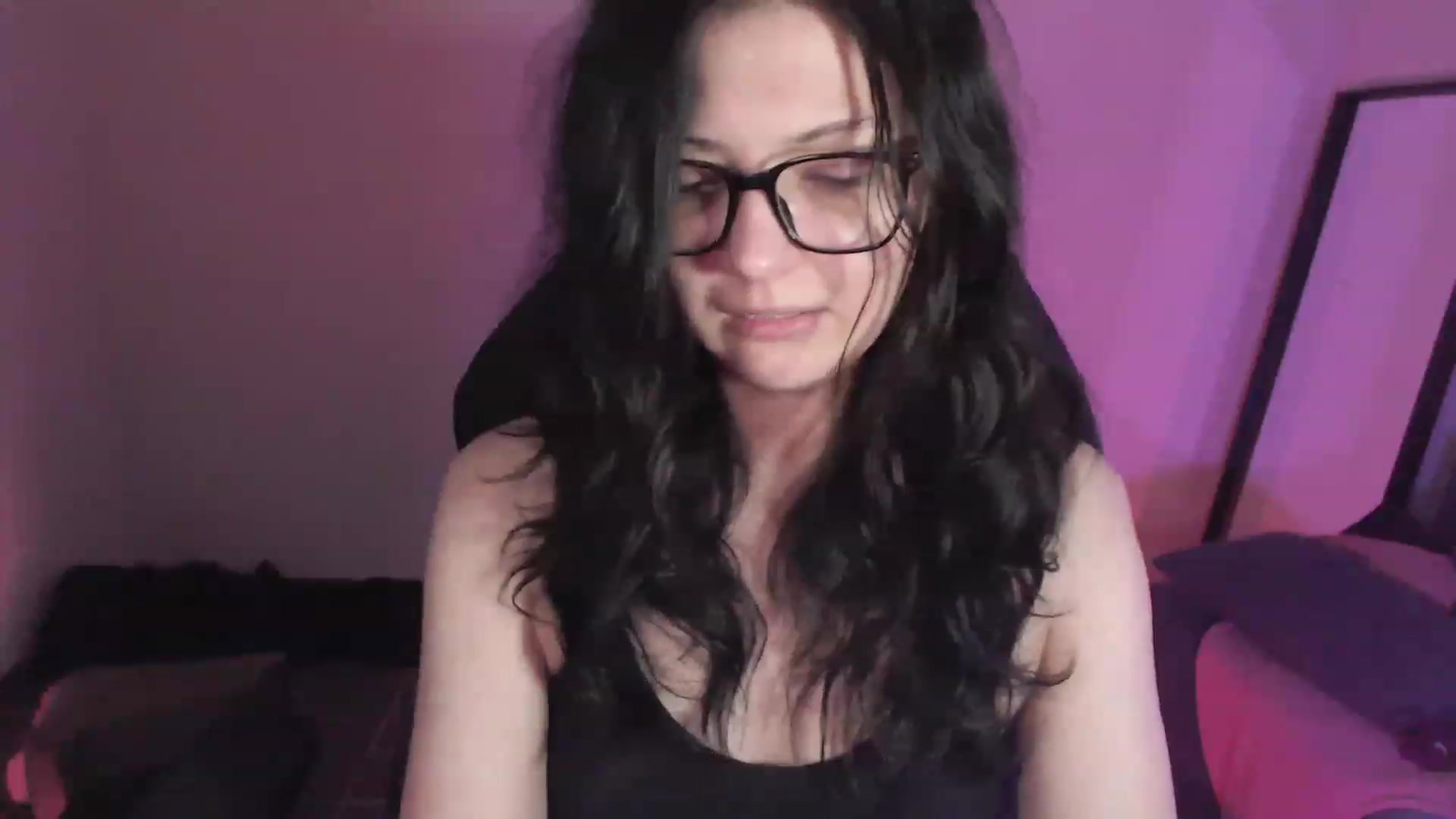 Gallery image thumbnail from RoomToAvoid's myfreecams stream on, 03/13/2024, 02:41 image 18 of 20