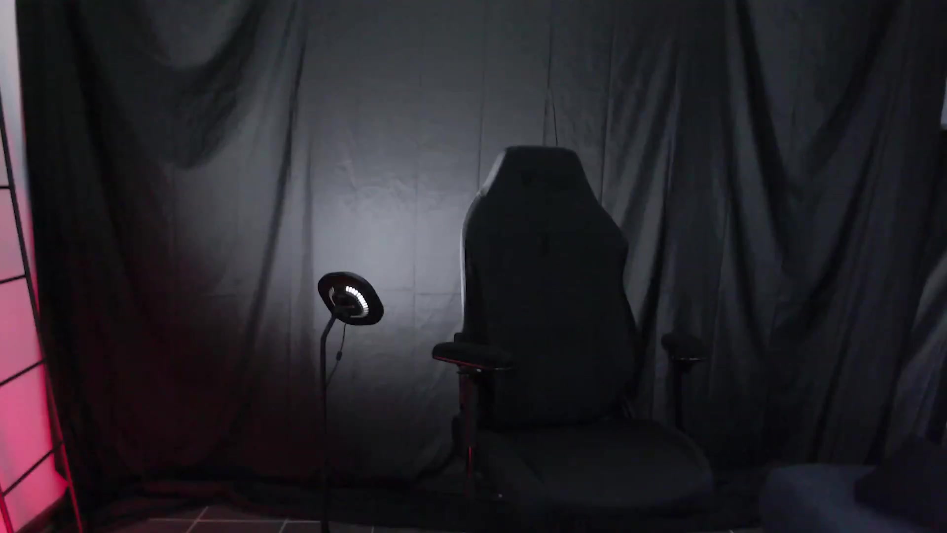 Gallery image thumbnail from RoomToAvoid's myfreecams stream on, 03/14/2024, 03:59 image 8 of 20