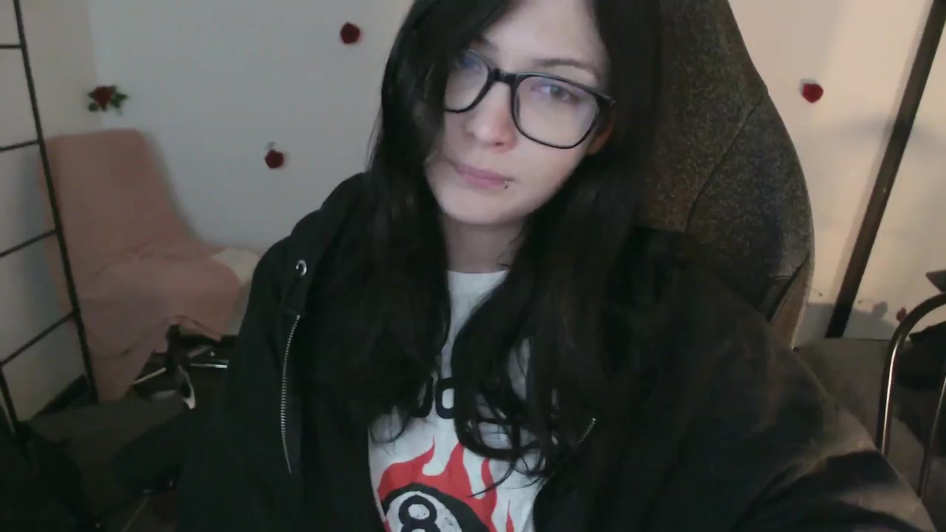 Gallery image thumbnail from RoomToAvoid's myfreecams stream on, 03/22/2024, 03:15 image 1 of 20