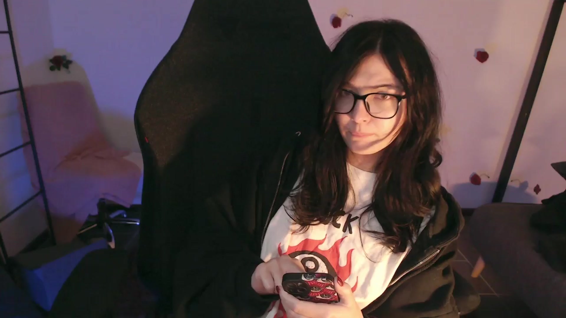Gallery image thumbnail from RoomToAvoid's myfreecams stream on, 03/22/2024, 03:15 image 5 of 20