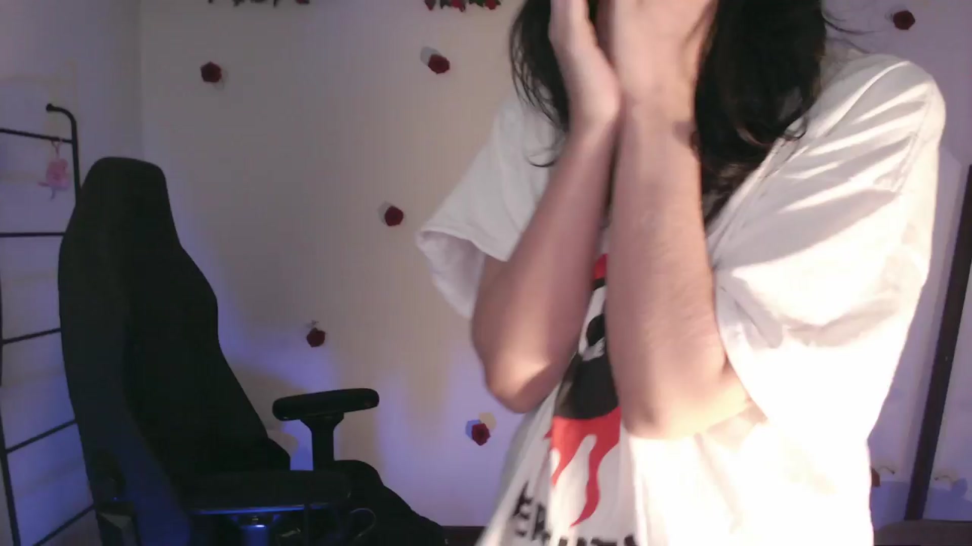 Gallery image thumbnail from RoomToAvoid's myfreecams stream on, 03/22/2024, 03:15 image 17 of 20