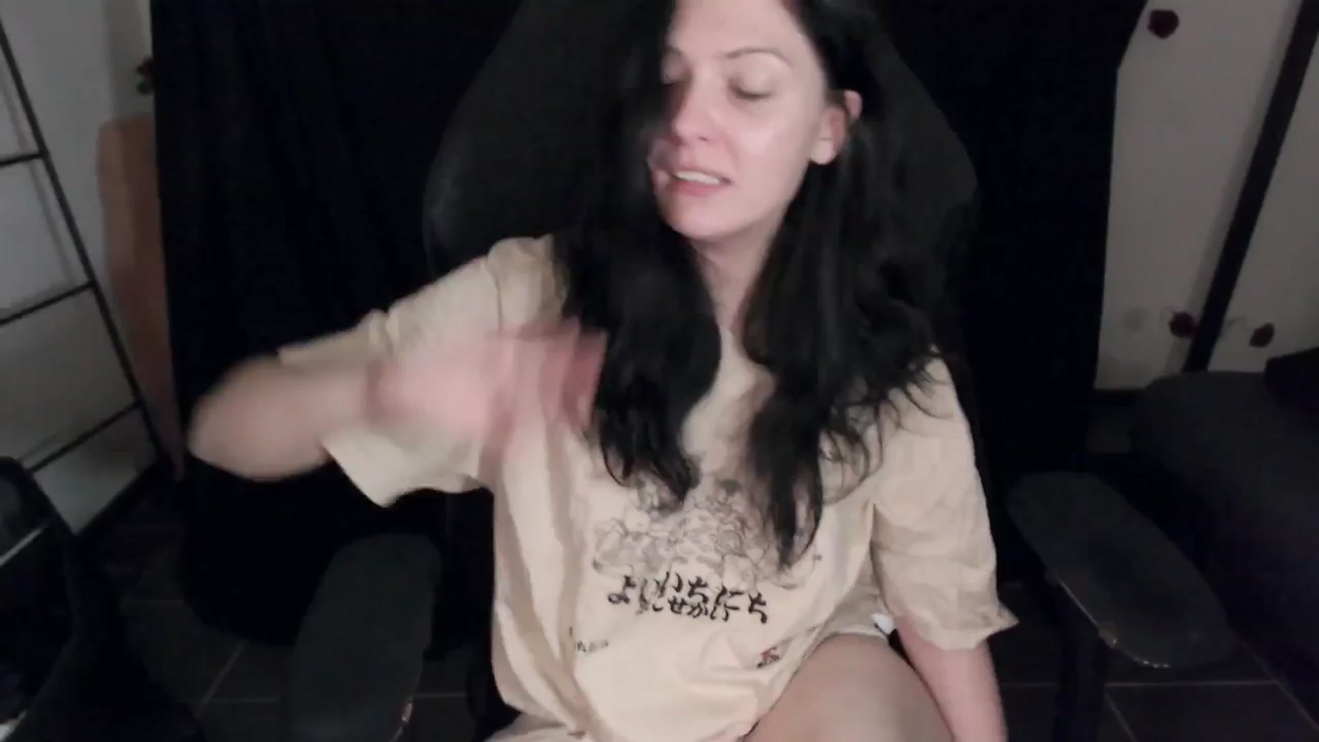 Gallery image thumbnail from RoomToAvoid's myfreecams stream on, 03/31/2024, 05:19 image 18 of 20