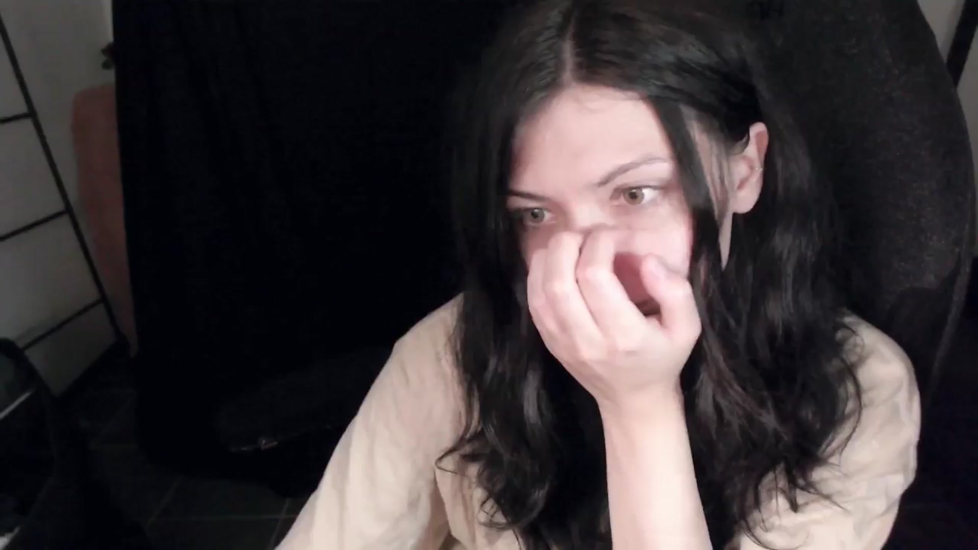 Gallery image thumbnail from RoomToAvoid's myfreecams stream on, 03/31/2024, 05:19 image 5 of 20