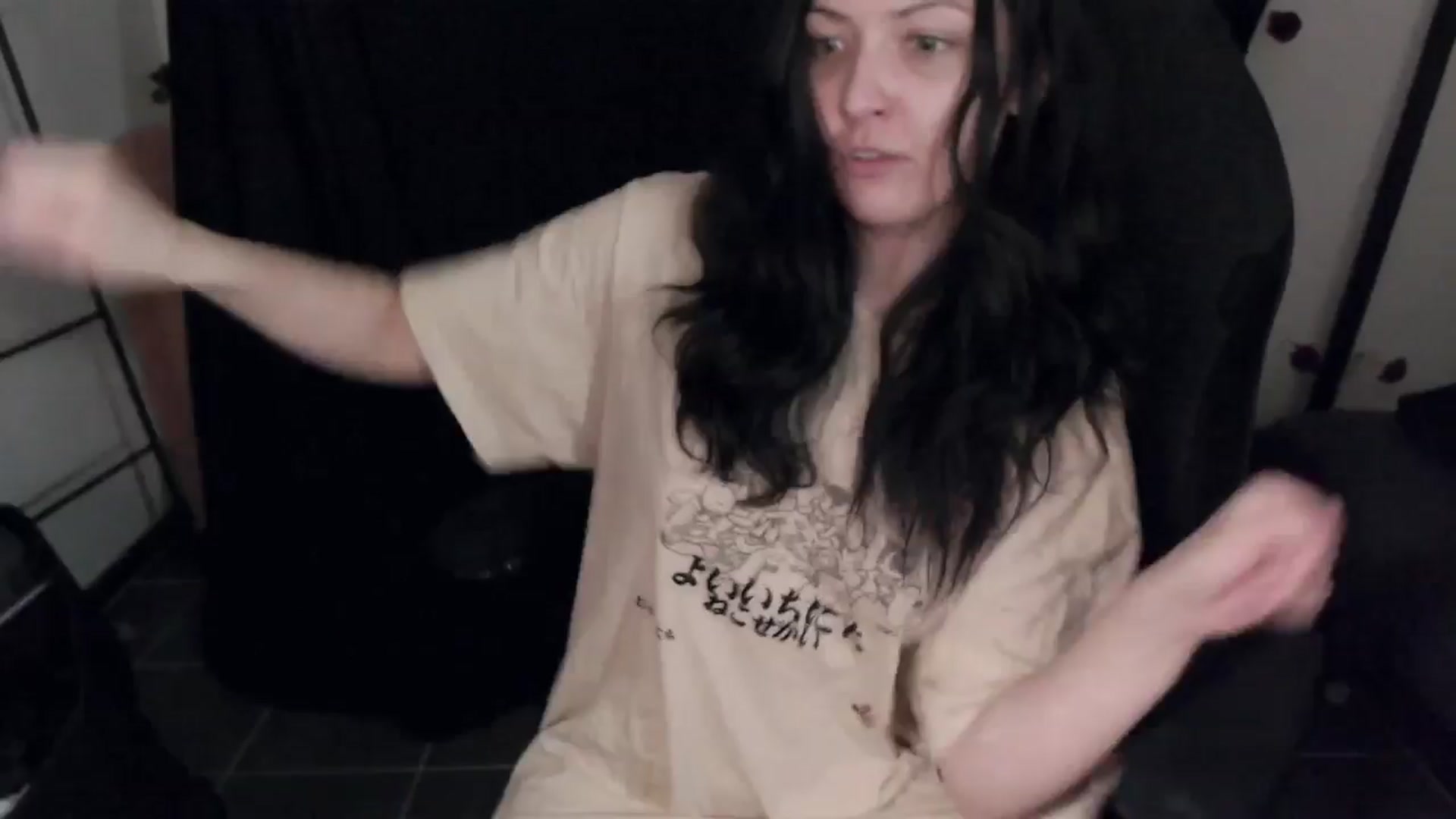 Gallery image thumbnail from RoomToAvoid's myfreecams stream on, 03/31/2024, 05:19 image 11 of 20