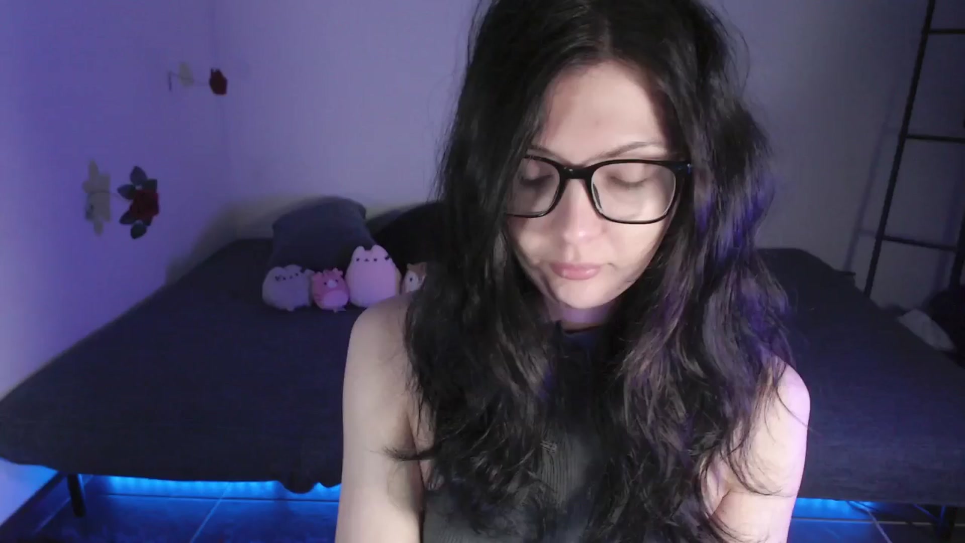 Gallery image thumbnail from RoomToAvoid's myfreecams stream on, 04/02/2024, 03:02 image 8 of 20