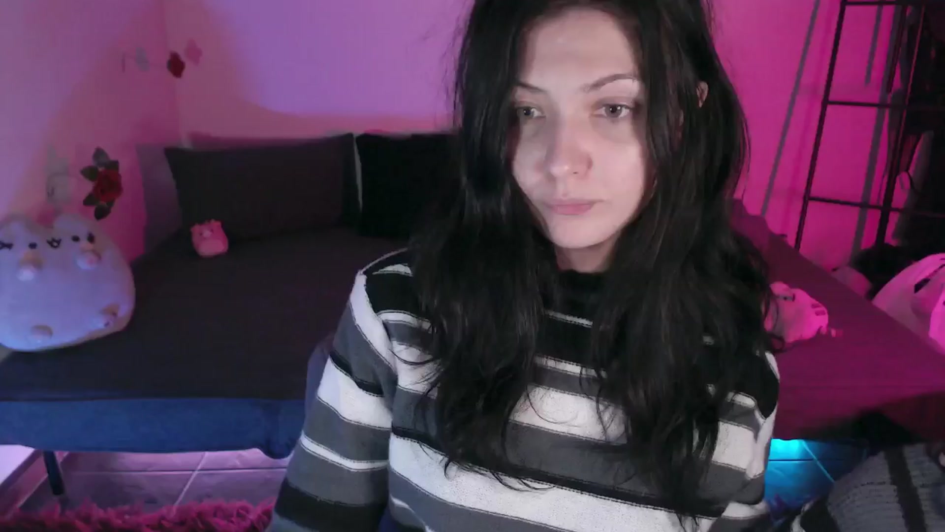 Gallery image thumbnail from RoomToAvoid's myfreecams stream on, 04/04/2024, 03:24 image 14 of 20