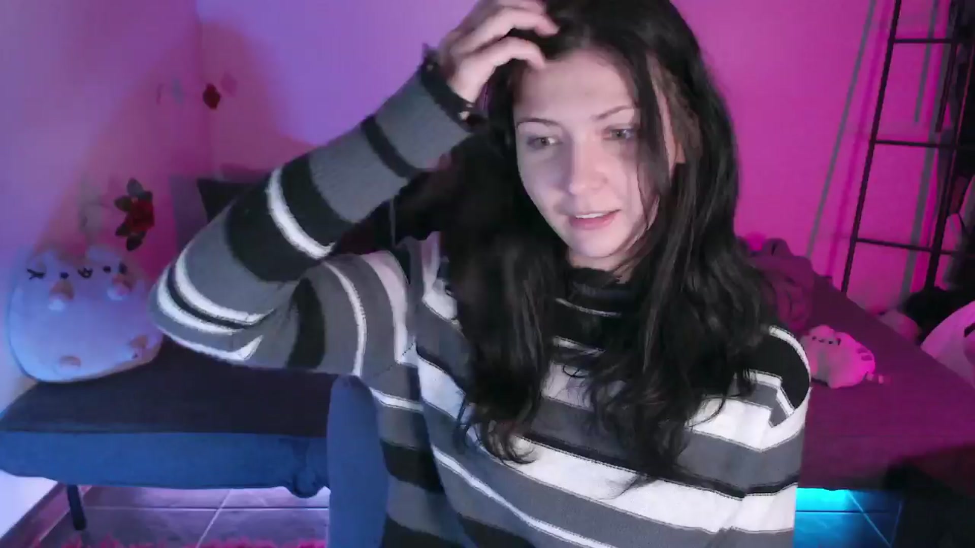 Gallery image thumbnail from RoomToAvoid's myfreecams stream on, 04/04/2024, 03:24 image 5 of 20