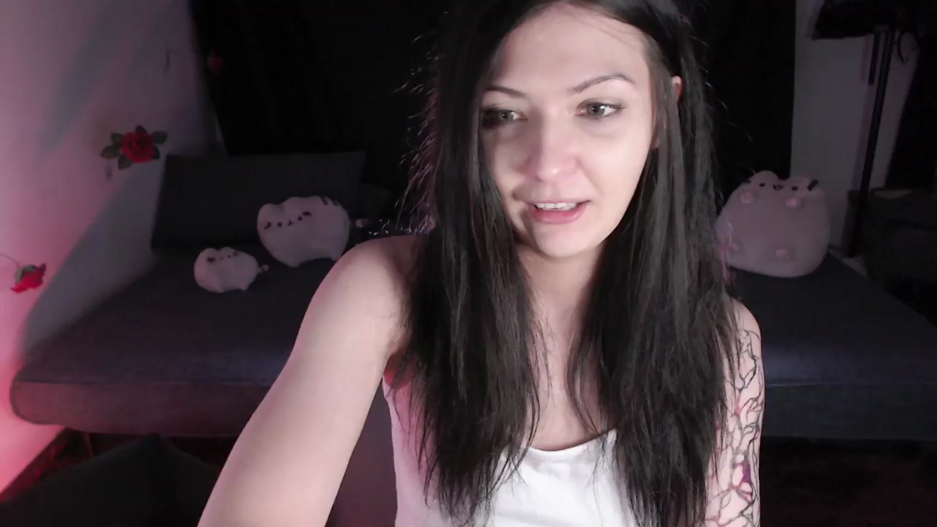 Gallery image thumbnail from RoomToAvoid's myfreecams stream on, 04/12/2024, 05:10 image 8 of 20