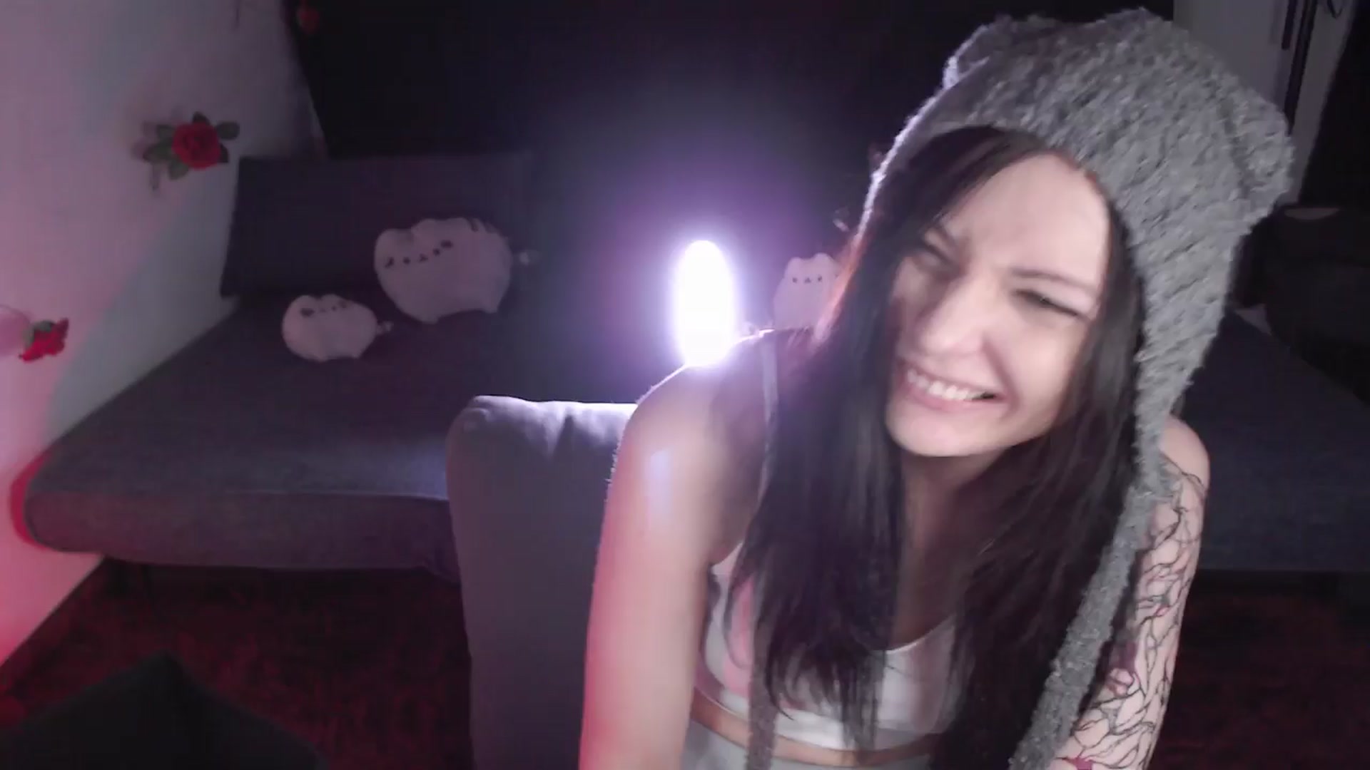 Gallery image thumbnail from RoomToAvoid's myfreecams stream on, 04/12/2024, 05:10 image 4 of 20