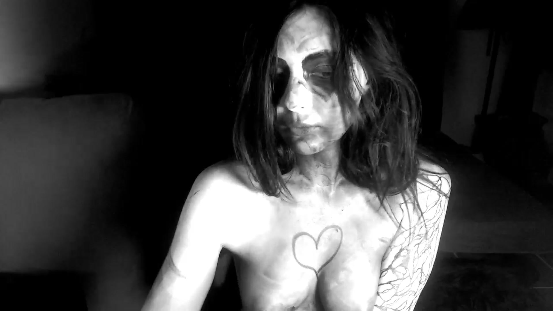 Gallery image thumbnail from RoomToAvoid's myfreecams stream on, 04/12/2024, 06:14 image 19 of 20