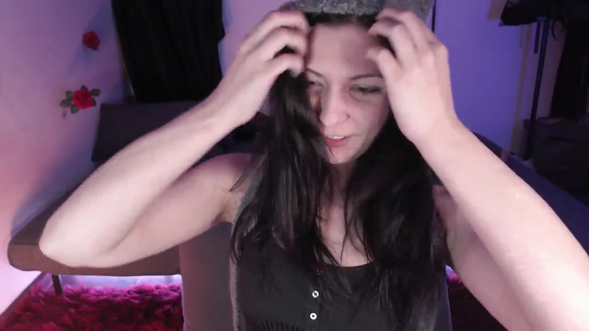 Gallery image thumbnail from RoomToAvoid's myfreecams stream on, 04/14/2024, 04:56 image 6 of 20