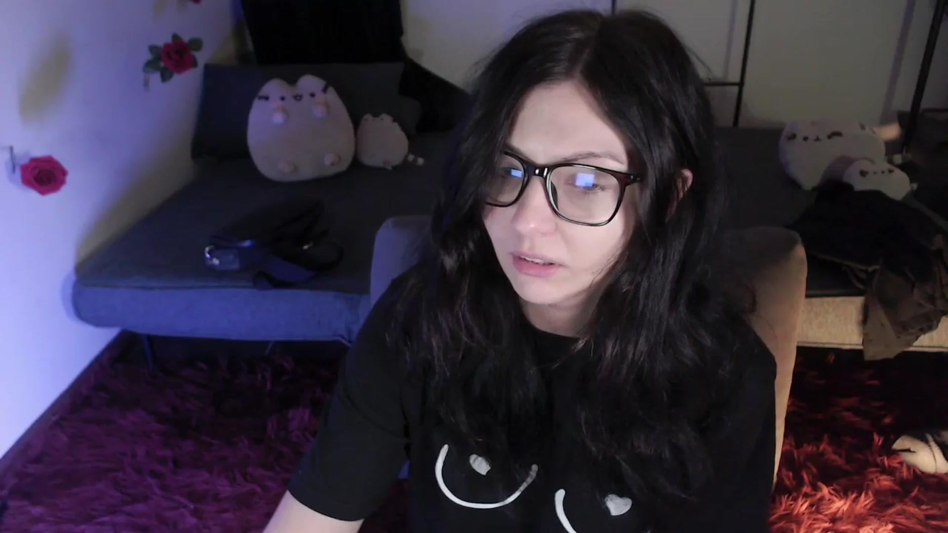 Gallery image thumbnail from RoomToAvoid's myfreecams stream on, 04/15/2024, 05:29 image 10 of 20
