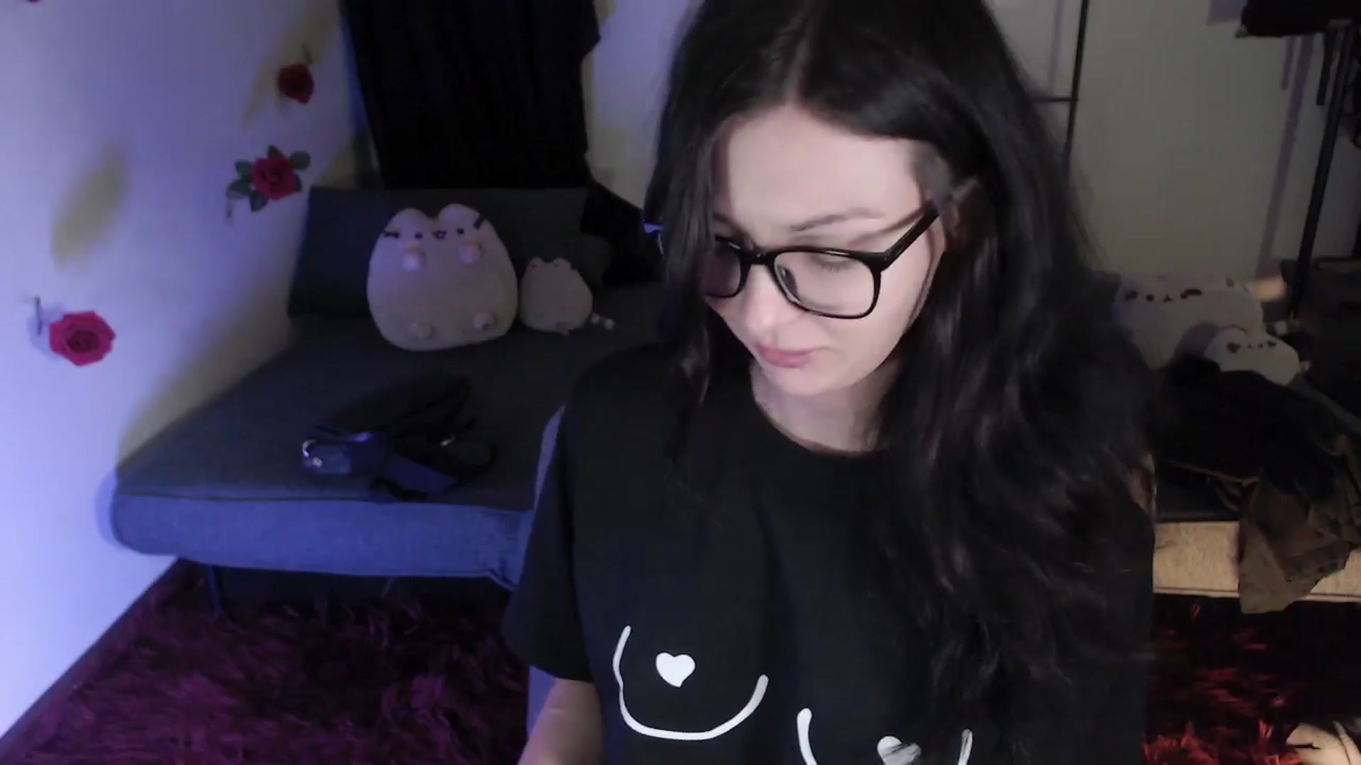 Gallery image thumbnail from RoomToAvoid's myfreecams stream on, 04/15/2024, 05:29 image 7 of 20